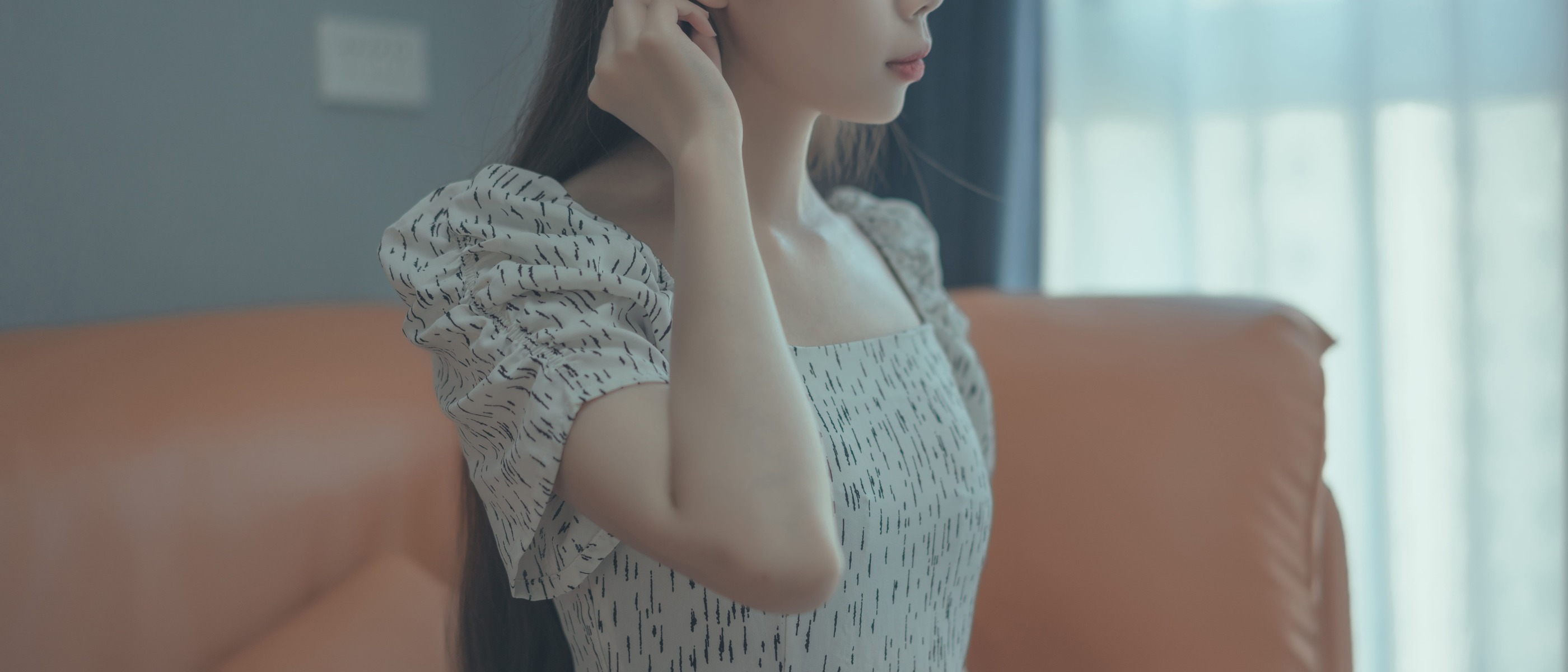 图片[1]-杏仁曲奇 – NO.001 反差表姐[102P]-XikXak